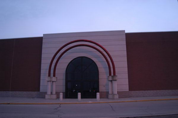 Wonderland Mall (Wonderland Shopping Center) - 2004 Photo (newer photo)